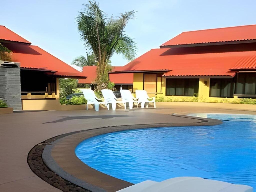Tanisa Resort Chumpon Extérieur photo