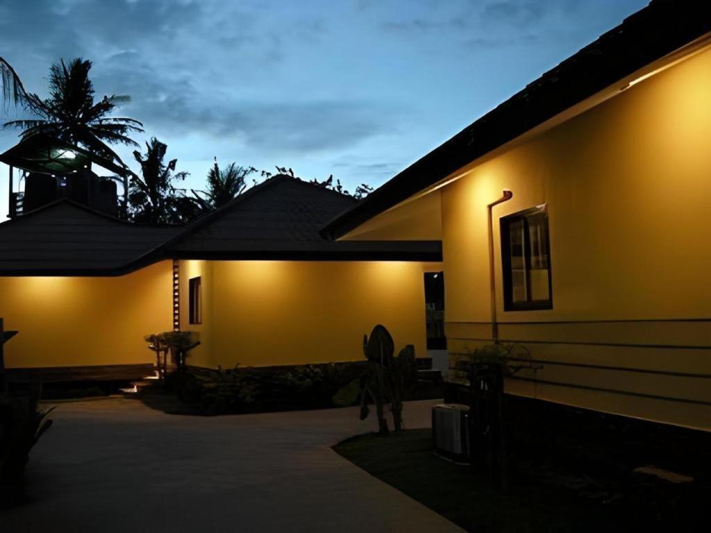 Tanisa Resort Chumpon Extérieur photo