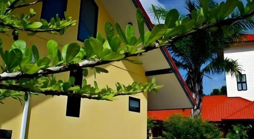 Tanisa Resort Chumpon Extérieur photo