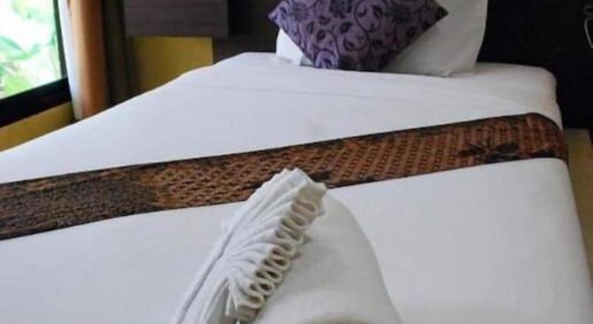 Tanisa Resort Chumpon Extérieur photo