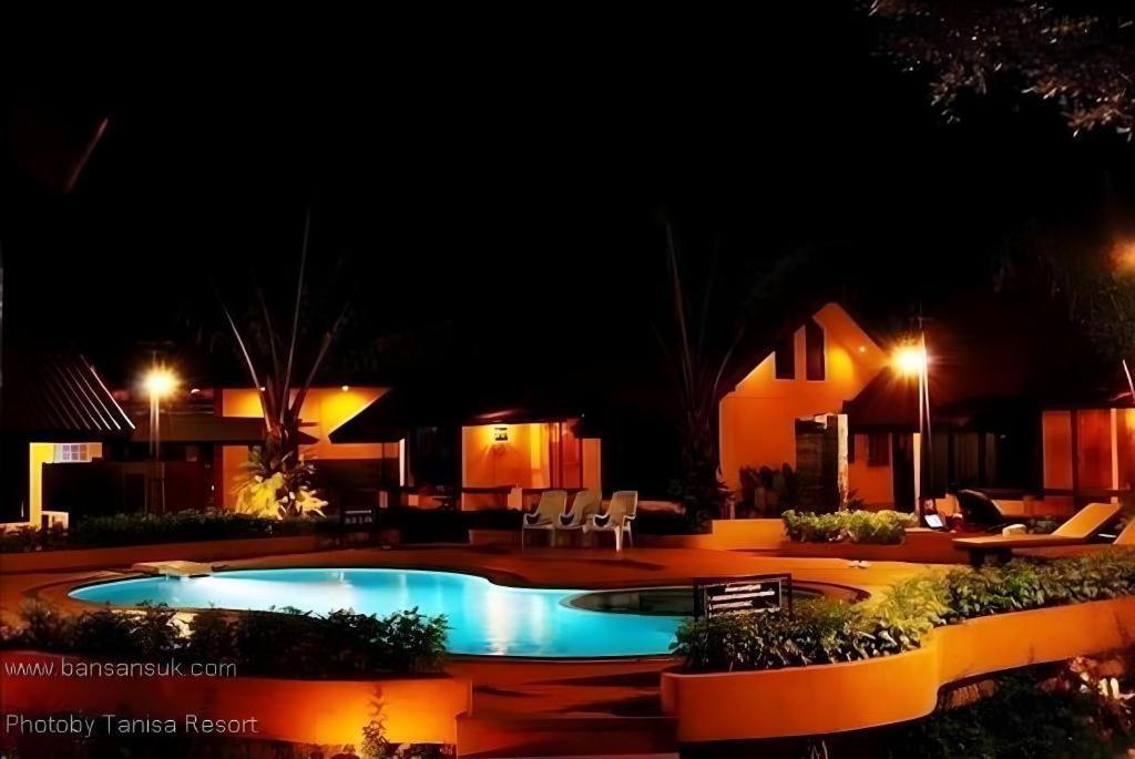 Tanisa Resort Chumpon Extérieur photo